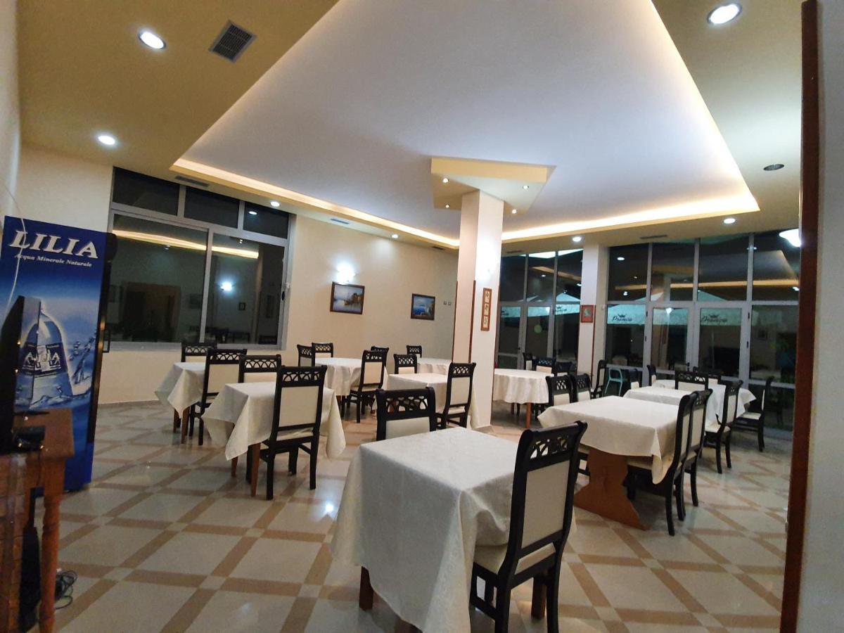 Risus Hotel Golem  Exterior foto