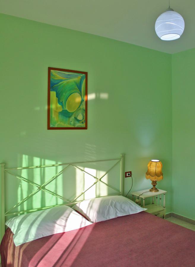 Risus Hotel Golem  Exterior foto