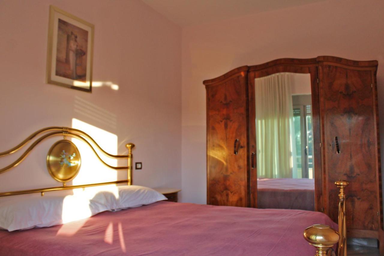 Risus Hotel Golem  Exterior foto