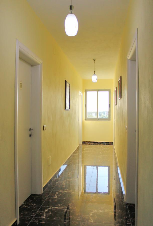 Risus Hotel Golem  Exterior foto