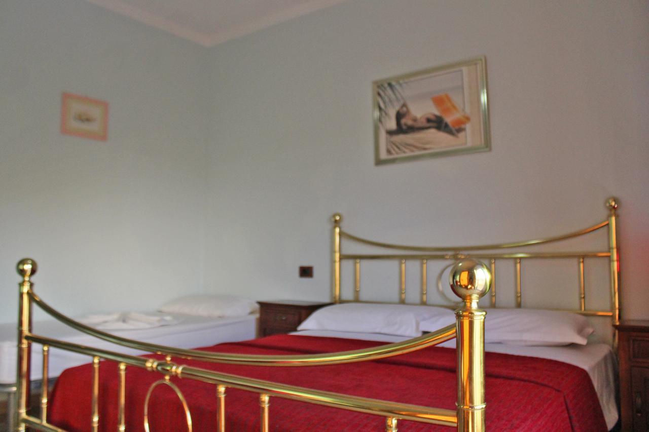 Risus Hotel Golem  Exterior foto